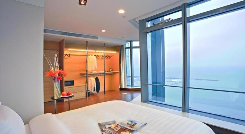 Grand Madison Qingdao Harbour-View Central（Former Qingdao Farglory Hotel） Zewnętrze zdjęcie
